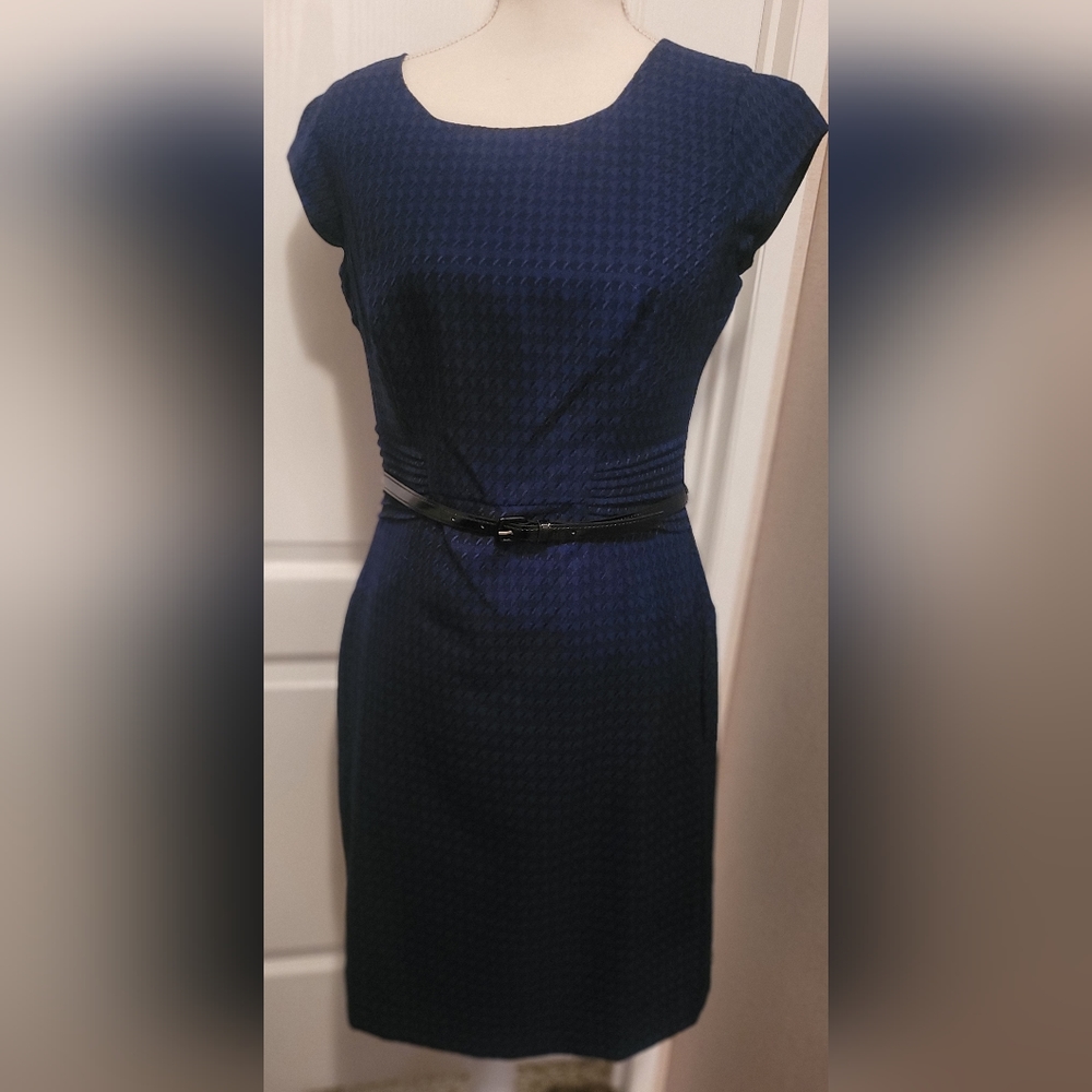 EUC Worthington black and blue dress Size 8